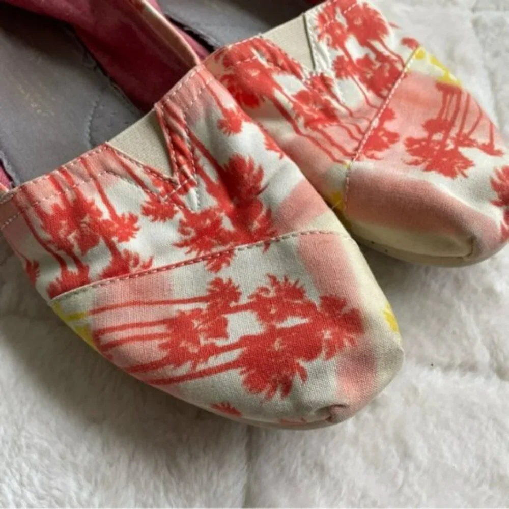 TOMS | Orange & Yellow Palm Tree Canvas Classics | Size 9W